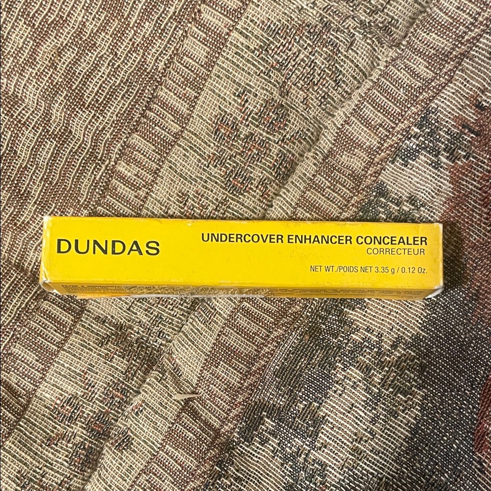 DUNDAS Undercover Enhancer Concealer - Yellow Packaging
